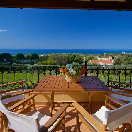 Semesterbostad Sea View Antigone's With Playground Metaxáta